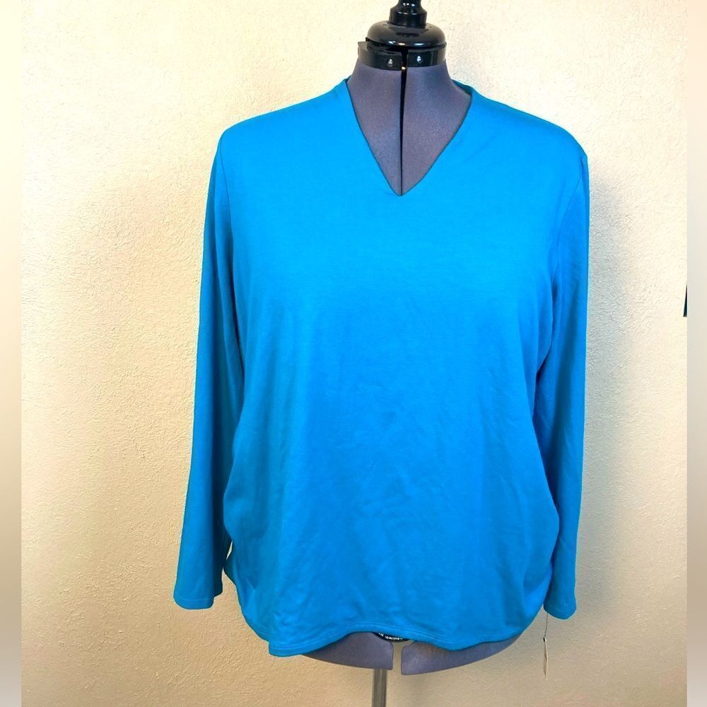 Talbots BNWT Turquoise V neck Long Sleeve Top w/ side ruching for better fit